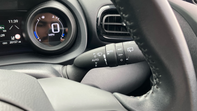 Toyota Yaris 1.5 Hybrid Design 5dr CVT Hybrid Hatchback